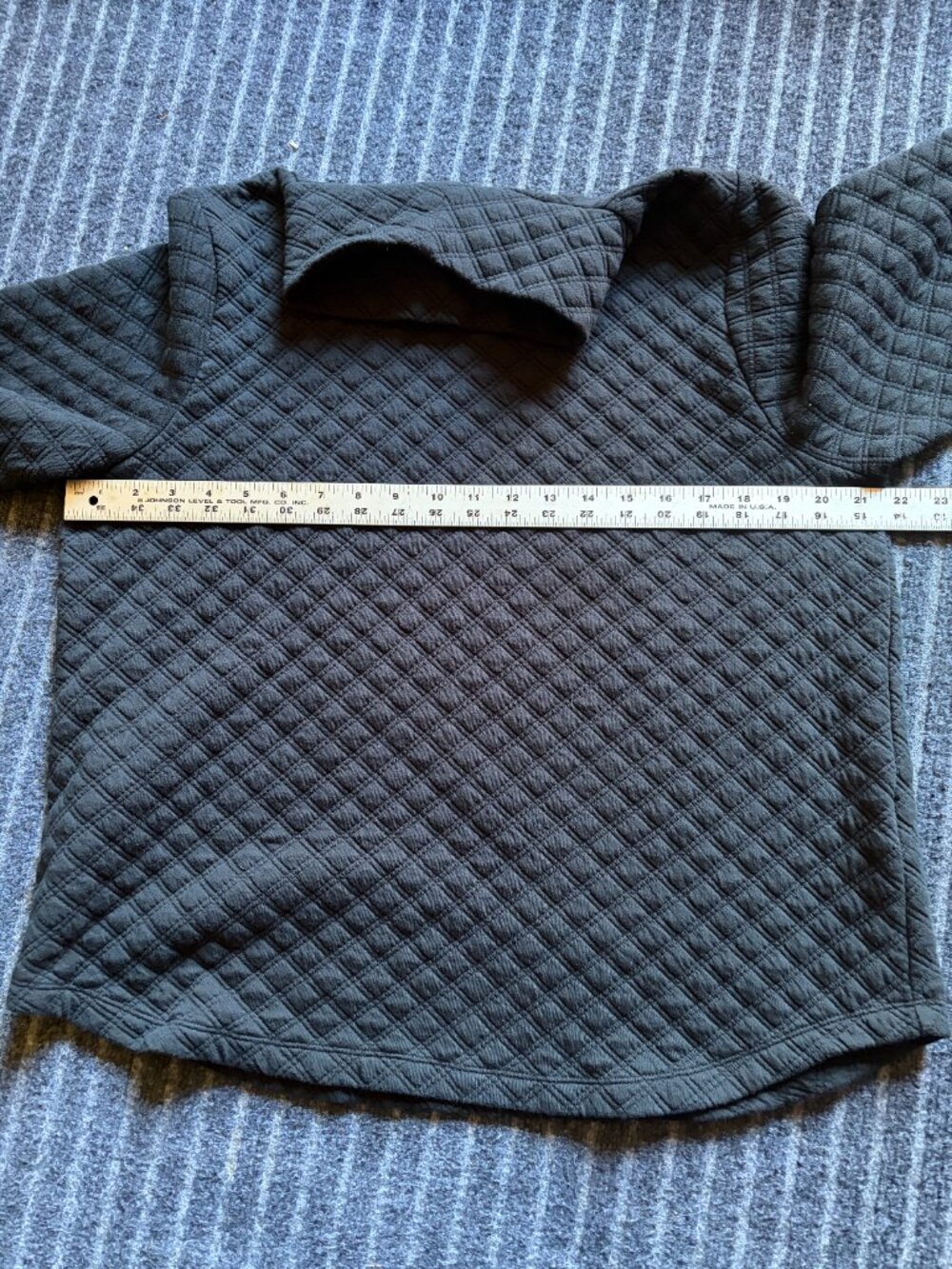 J.Crew Quilted Mockneck Pullover Top Size Large Black - Picture 8 of 9